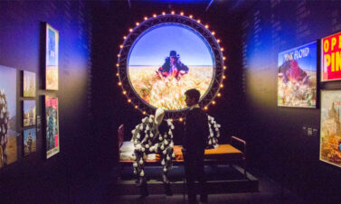 La exposición de Pink Floyd: Sus restos mortales una experiencia interactiva fenomenalment exitosa cruza el Atlántico por primera vez