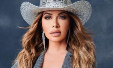 CHIQUIS EN CONJUNTO CON SEBASTIÁN JIMÉNEZY RICHARD BULL FUNDANBUSSY BEE PRODUCTIONS